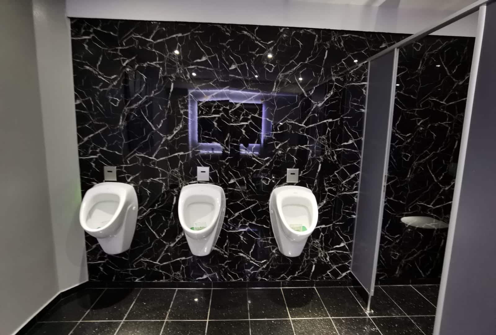 Black White / Alternativa de mármol a los azulejos del baño
