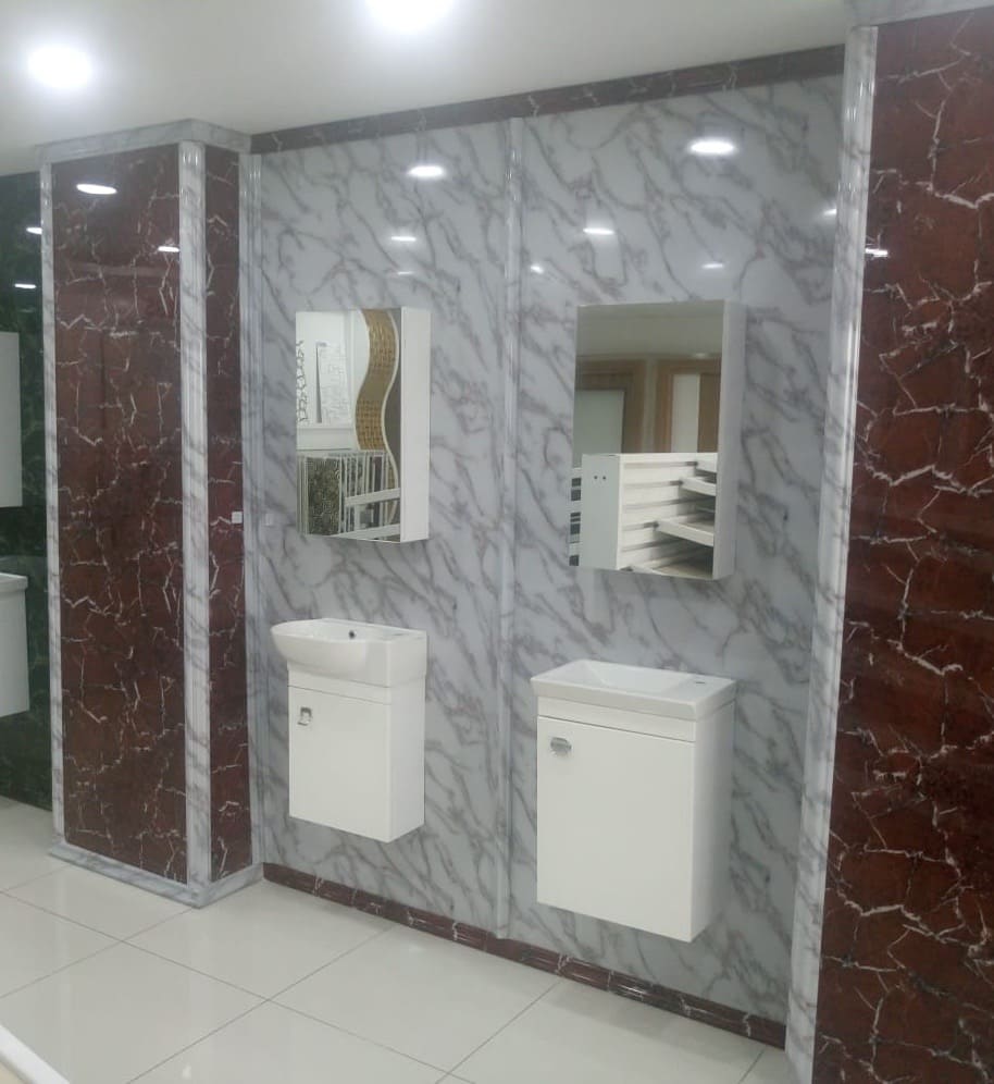 Calacada  / Alternativa de mármol a los azulejos del baño