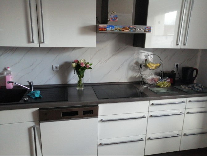 Ice Berg Grey / Marble alternative to bathroom tiles